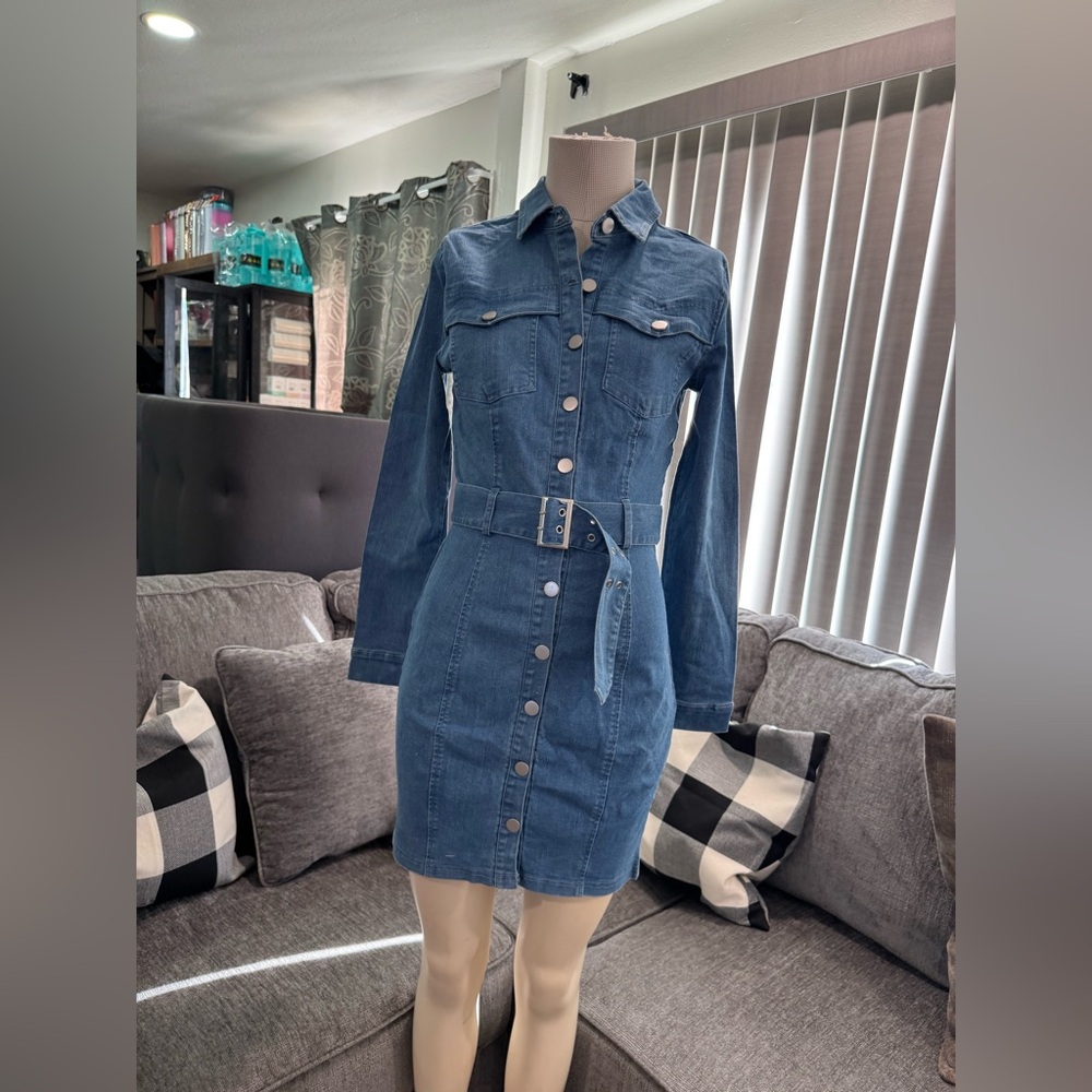 🍒BUNDLE 2 ITEMS FOR $8✨

🌸AMTIOUS long sleeve denim dress✨ - Picture 6 of 10